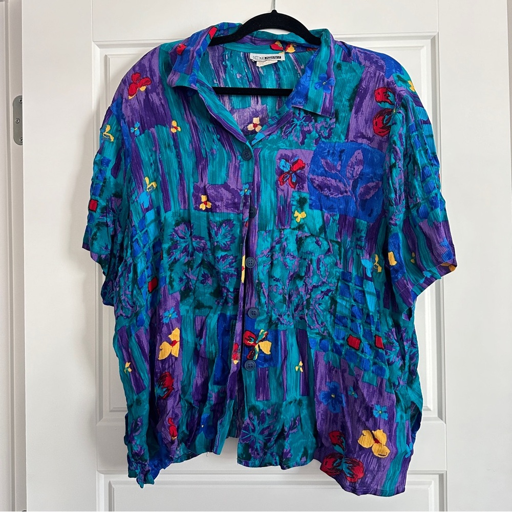 C.M. Shapes button down top